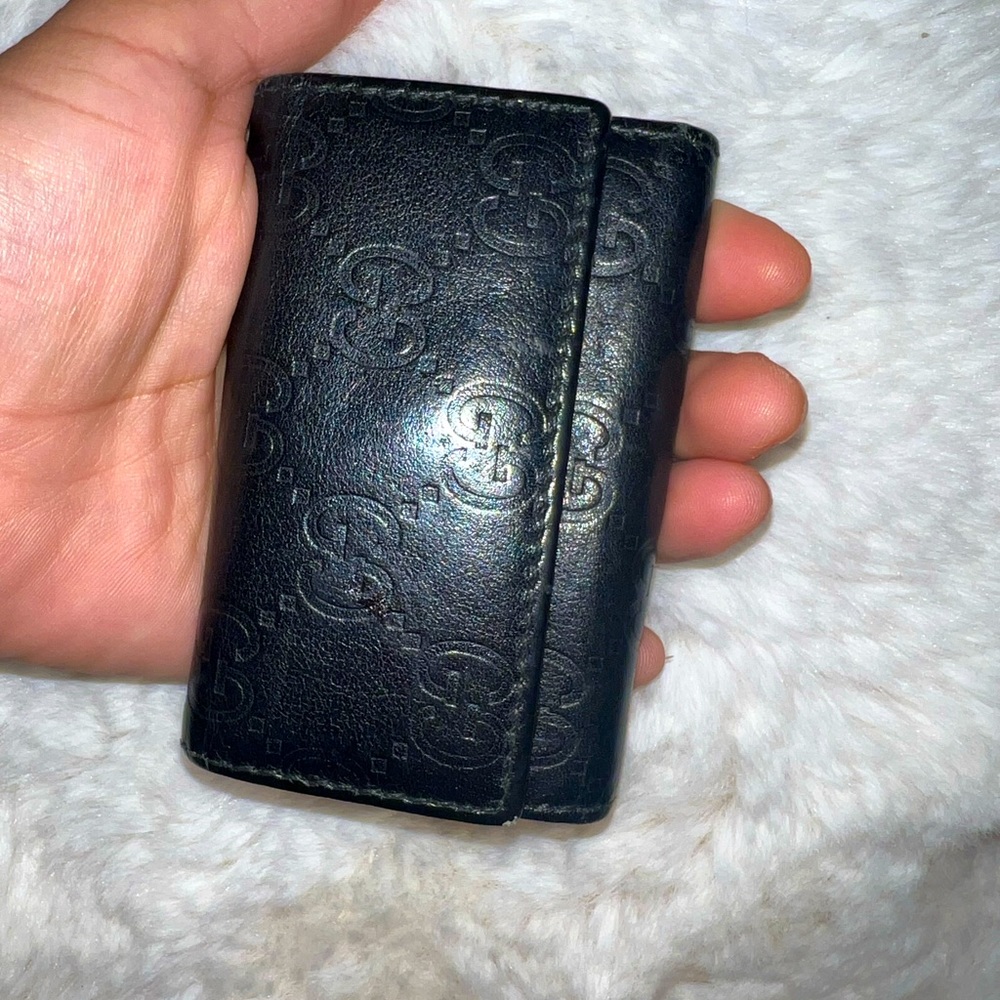 Gucci 6 key holder case.